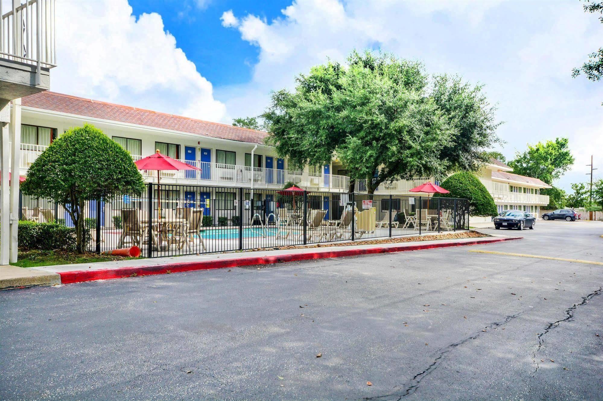 Motel 6-Huntsville, Tx Екстериор снимка