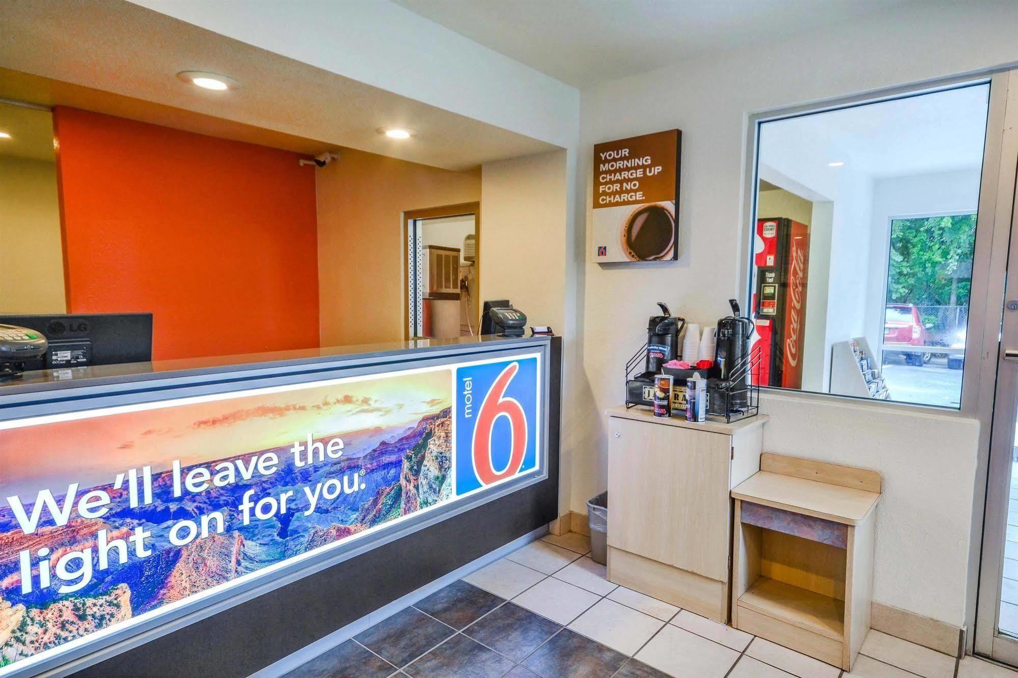 Motel 6-Huntsville, Tx Екстериор снимка
