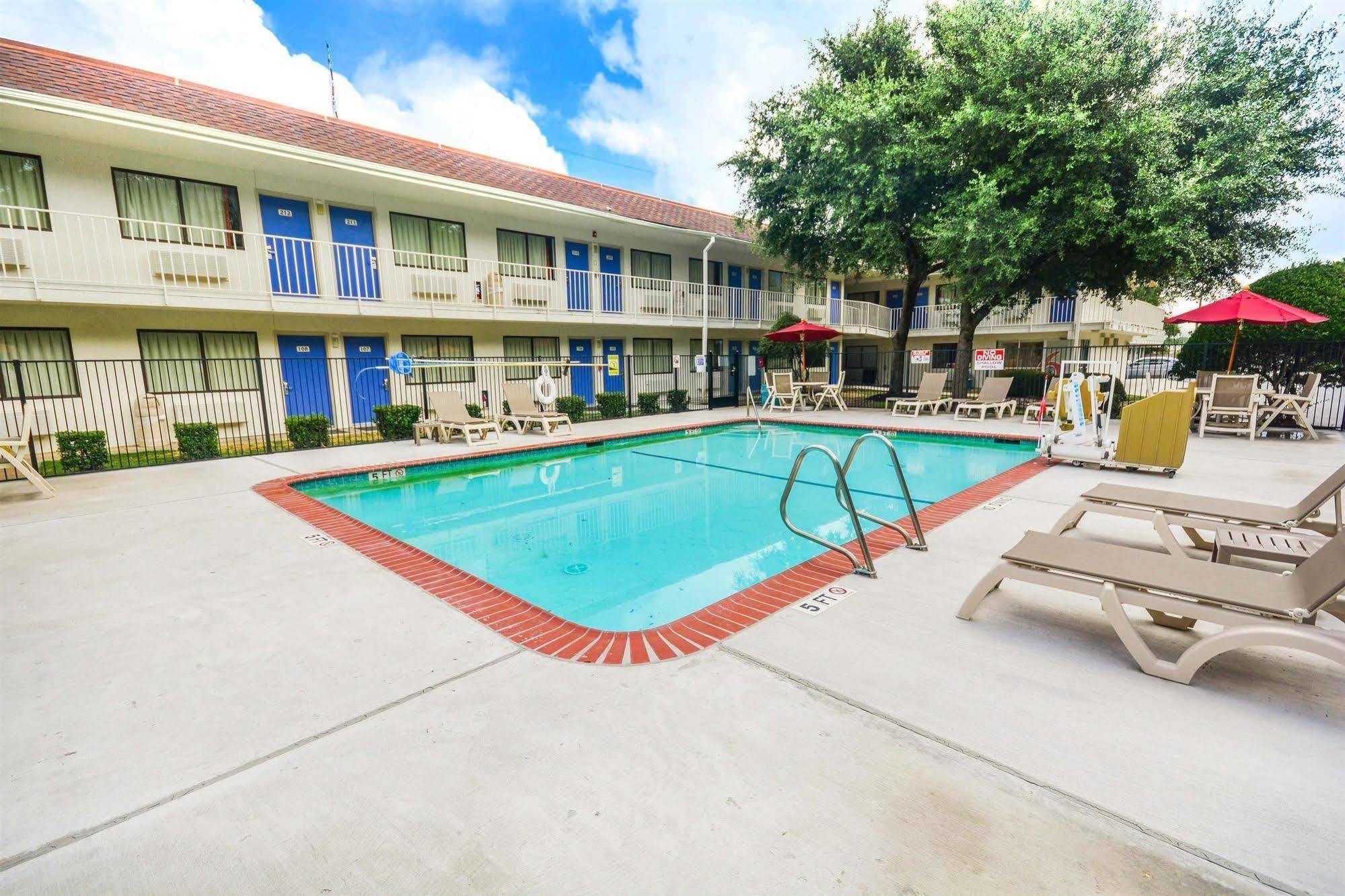 Motel 6-Huntsville, Tx Екстериор снимка