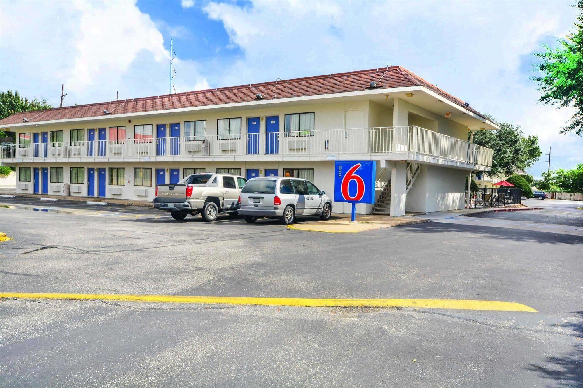 Motel 6-Huntsville, Tx Екстериор снимка